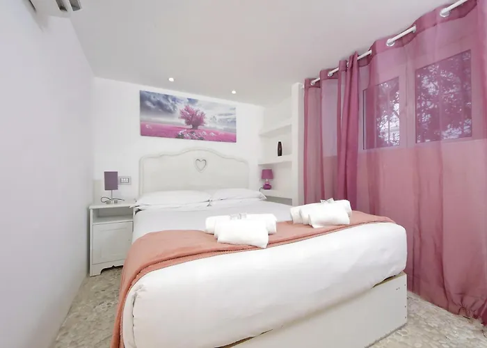 4bnb - Domus Colosseo Apartment *